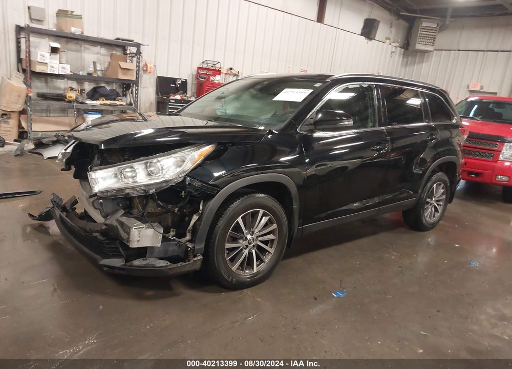 2019 TOYOTA HIGHLANDER XLE VIN: 5TDJZRFHXKS564797