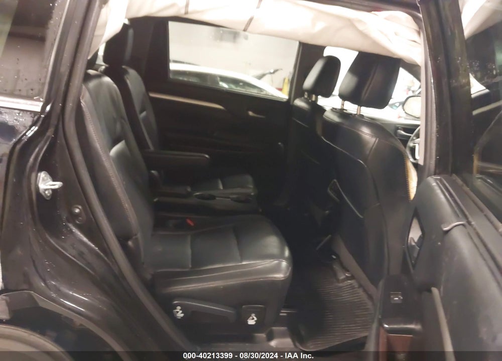 2019 TOYOTA HIGHLANDER XLE VIN: 5TDJZRFHXKS564797