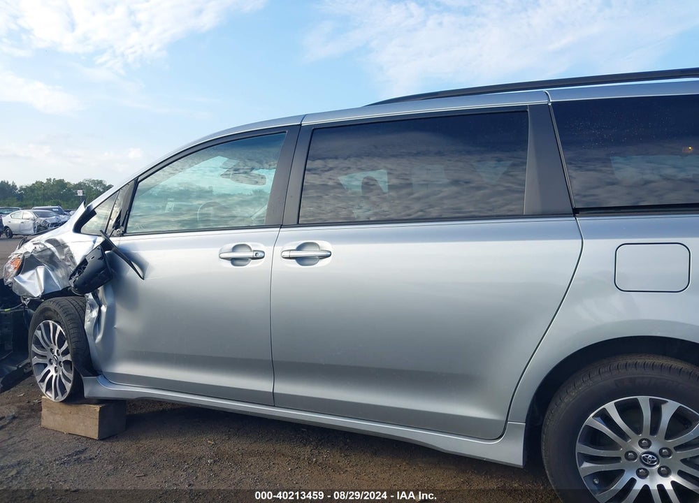 2019 TOYOTA SIENNA XLE PREMIUM 8 PASSENGER VIN: 5TDYZ3DC1KS975105