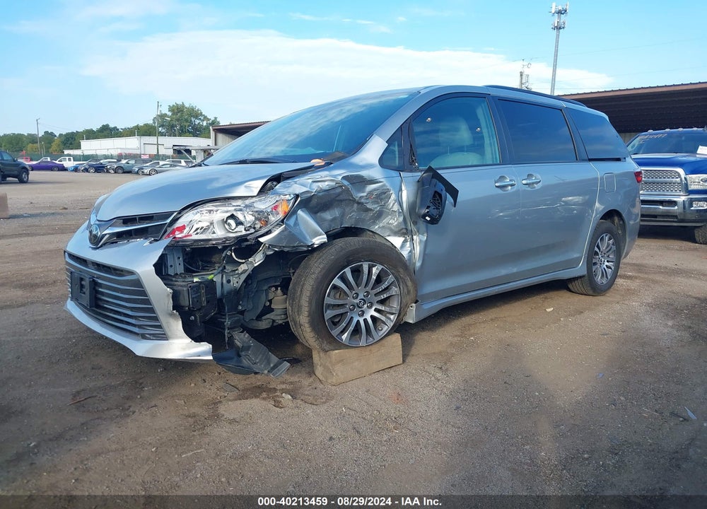2019 TOYOTA SIENNA XLE PREMIUM 8 PASSENGER VIN: 5TDYZ3DC1KS975105