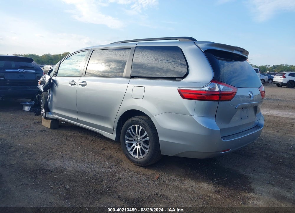 2019 TOYOTA SIENNA XLE PREMIUM 8 PASSENGER VIN: 5TDYZ3DC1KS975105