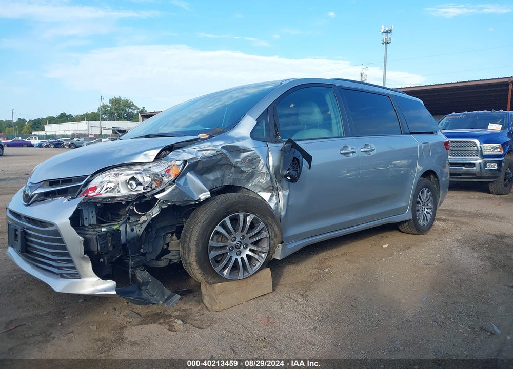 2019 TOYOTA SIENNA XLE PREMIUM 8 PASSENGER VIN: 5TDYZ3DC1KS975105