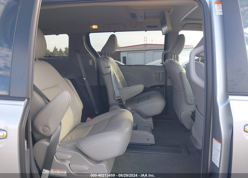 2019 TOYOTA SIENNA XLE PREMIUM 8 PASSENGER VIN: 5TDYZ3DC1KS975105