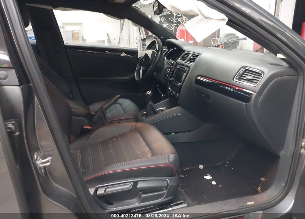 2015 VOLKSWAGEN JETTA VIN: 3VW5T7AJ4FM402667