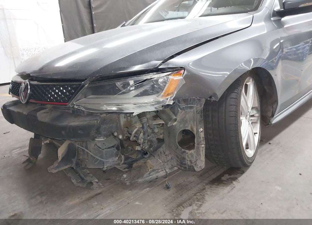 2015 VOLKSWAGEN JETTA VIN: 3VW5T7AJ4FM402667