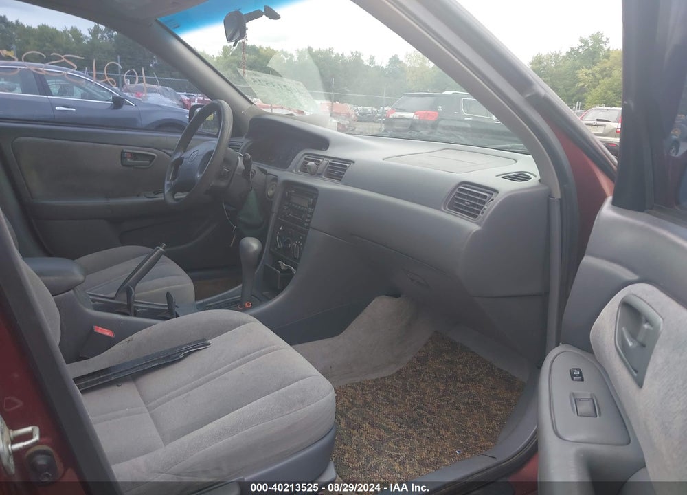 2001 TOYOTA CAMRY CE VIN: 4T1BG22K51U851585