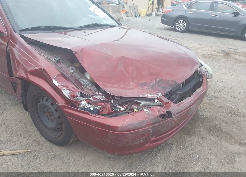 2001 TOYOTA CAMRY CE VIN: 4T1BG22K51U851585