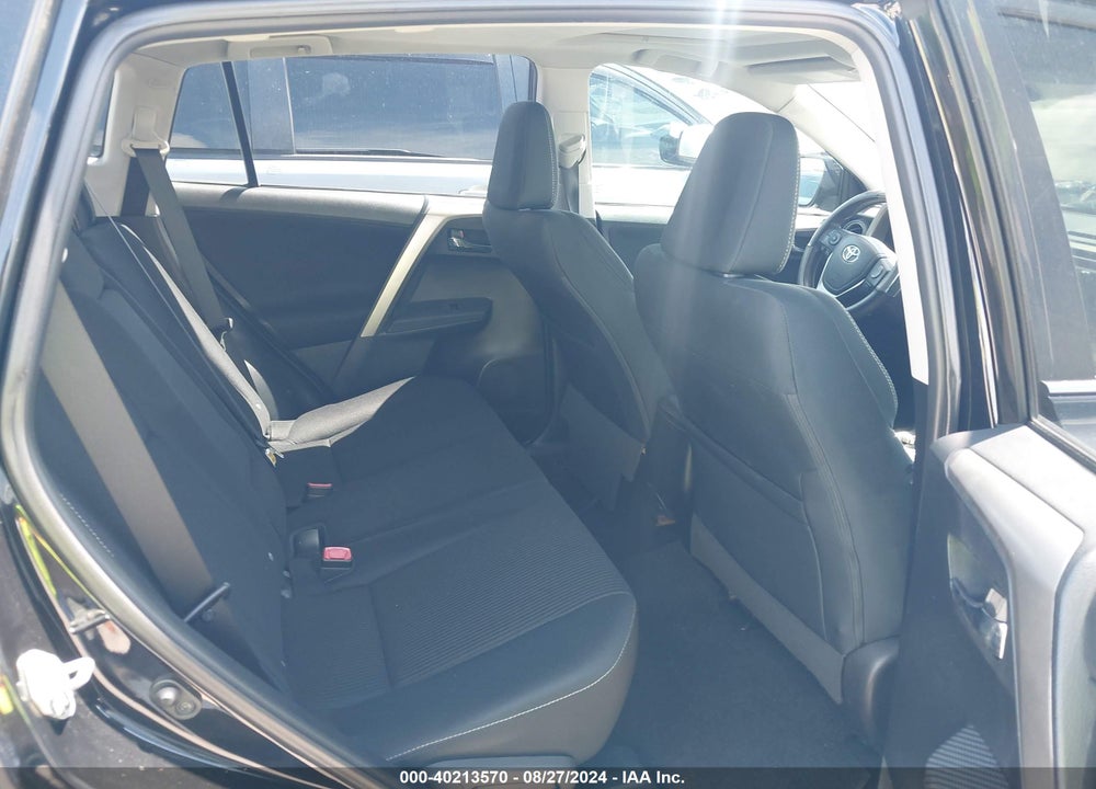 2015 TOYOTA RAV4 XLE VIN: 2T3WFREV7FW146370