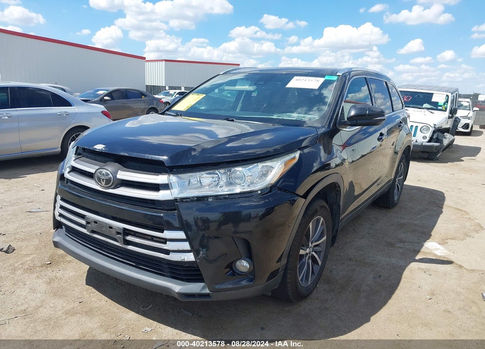 2017 TOYOTA HIGHLANDER XLE VIN: 5TDJZRFHXHS471836