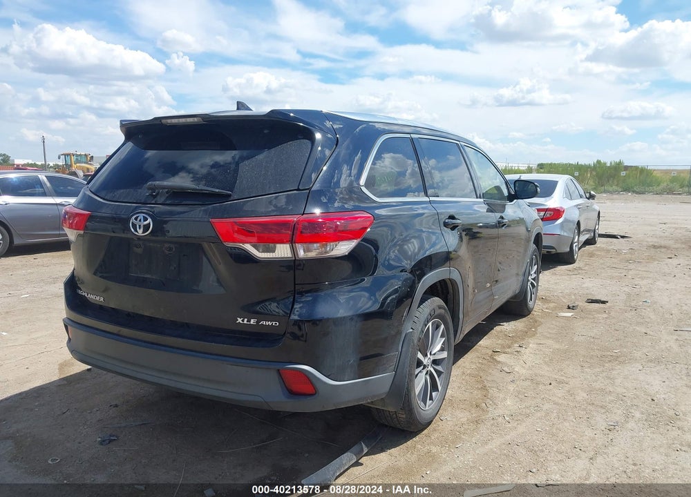 2017 TOYOTA HIGHLANDER XLE VIN: 5TDJZRFHXHS471836