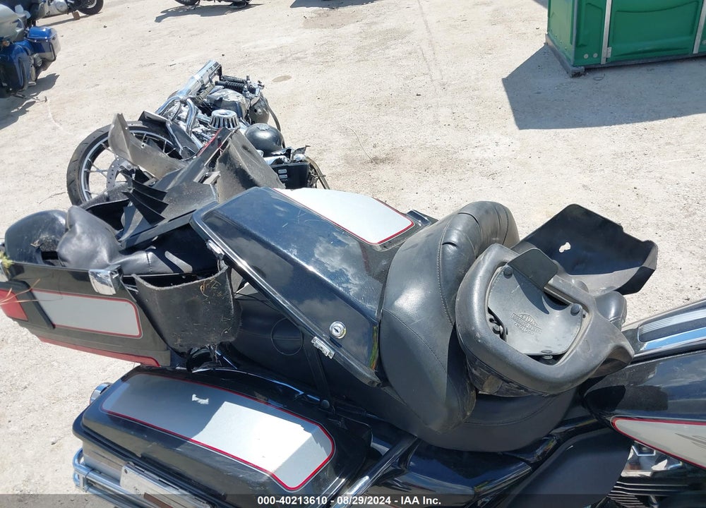 2010 HARLEY-DAVIDSON FLHTCU VIN: 1HD1FC414AB639431