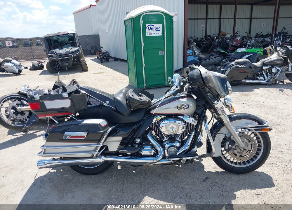 2010 HARLEY-DAVIDSON FLHTCU VIN: 1HD1FC414AB639431