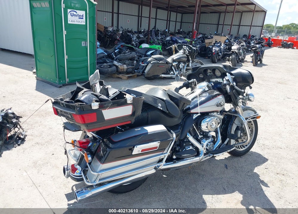 2010 HARLEY-DAVIDSON FLHTCU VIN: 1HD1FC414AB639431