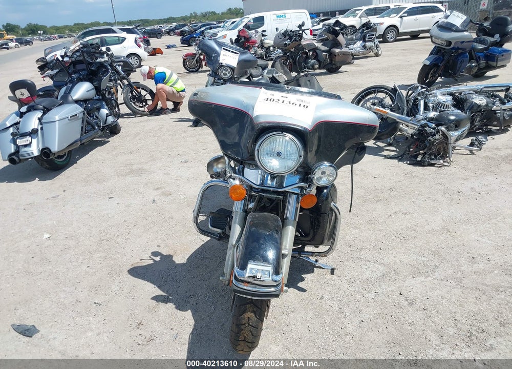 2010 HARLEY-DAVIDSON FLHTCU VIN: 1HD1FC414AB639431