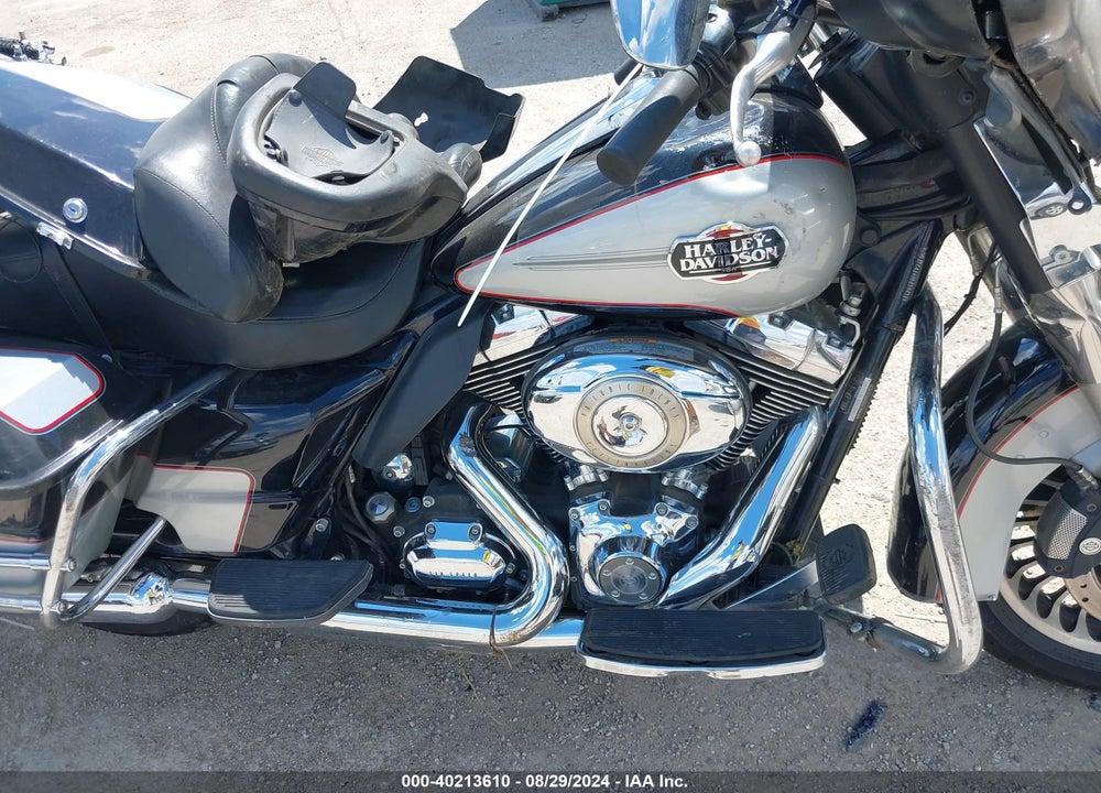 2010 HARLEY-DAVIDSON FLHTCU VIN: 1HD1FC414AB639431