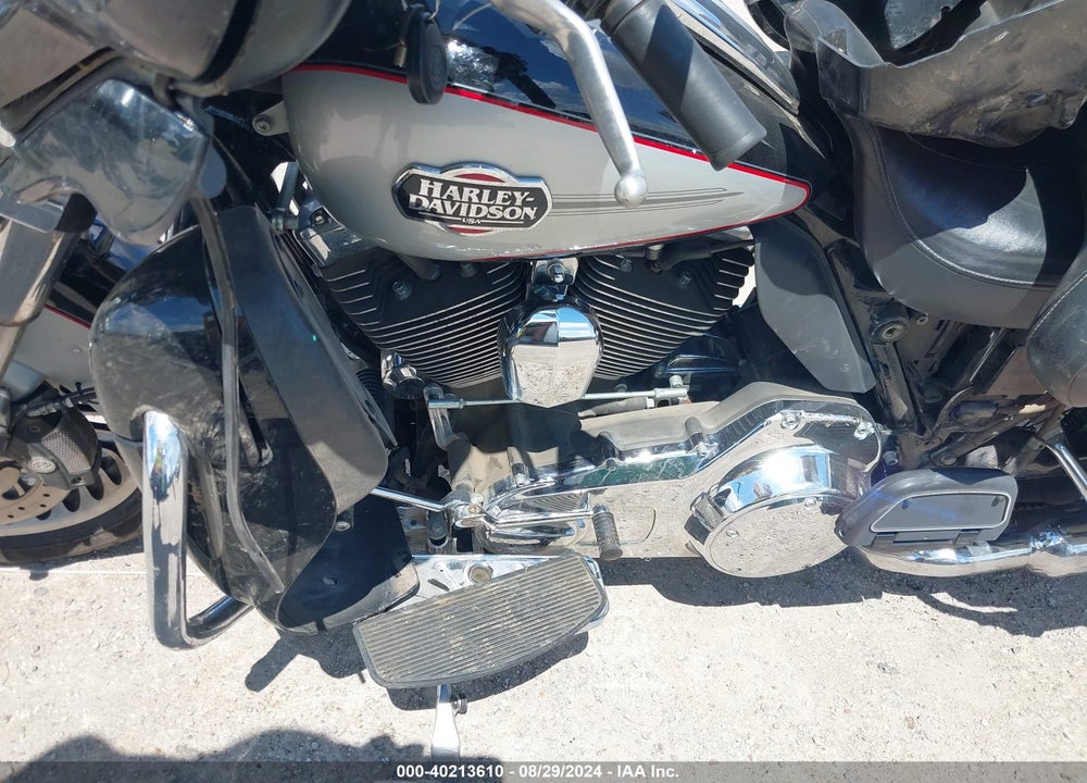 2010 HARLEY-DAVIDSON FLHTCU VIN: 1HD1FC414AB639431