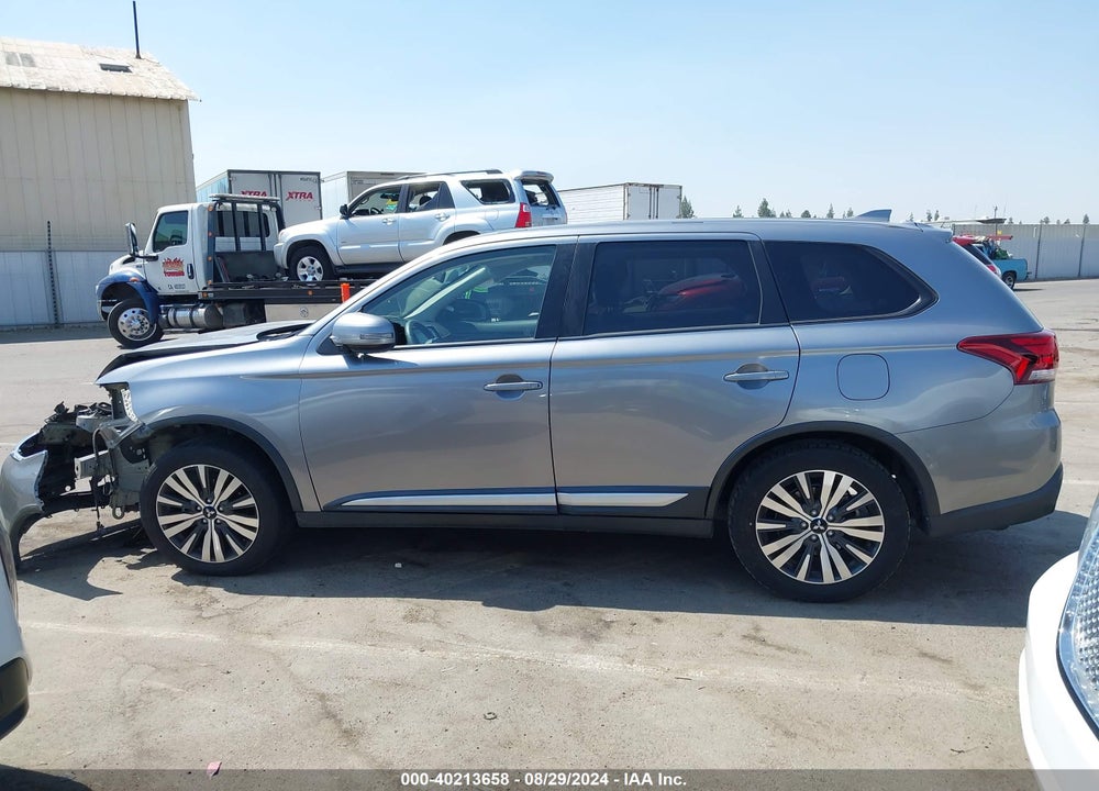 2019 MITSUBISHI OUTLANDER SE VIN: JA4AD3A32KZ046599