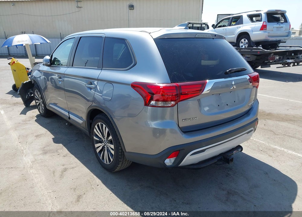 2019 MITSUBISHI OUTLANDER SE VIN: JA4AD3A32KZ046599