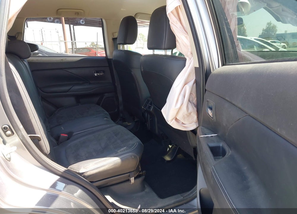 2019 MITSUBISHI OUTLANDER SE VIN: JA4AD3A32KZ046599