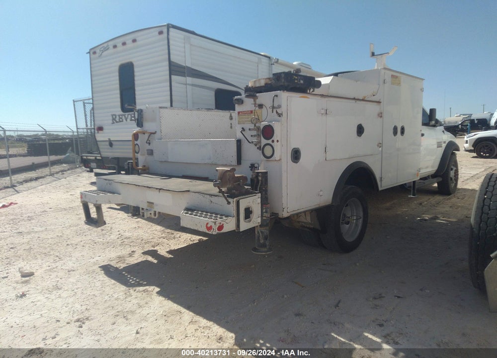 2018 RAM 5500 CHASSIS TRADESMAN/SLT VIN: 3C7WRMBJ3JG218849