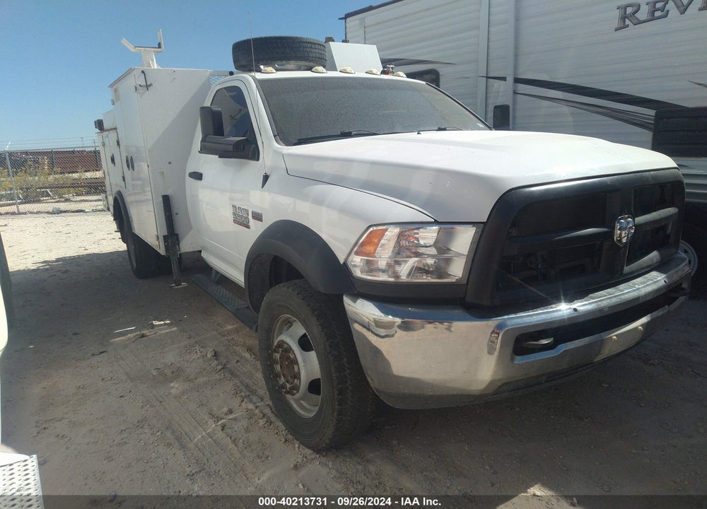 2018 RAM 5500 CHASSIS TRADESMAN/SLT VIN: 3C7WRMBJ3JG218849