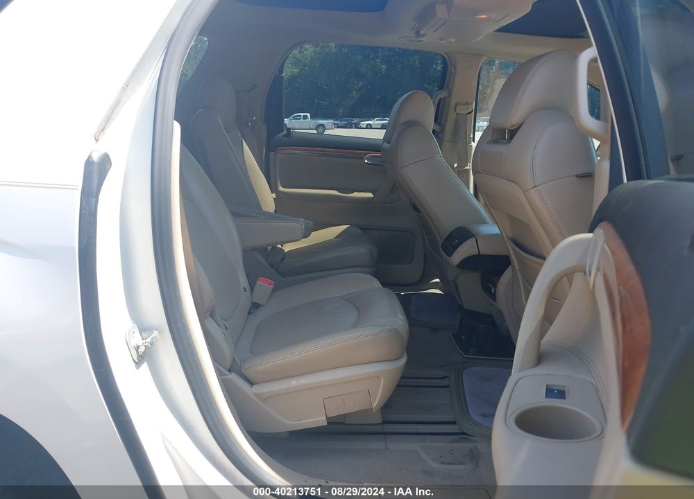 2008 SATURN OUTLOOK XR VIN: 5GZEV33738J190673