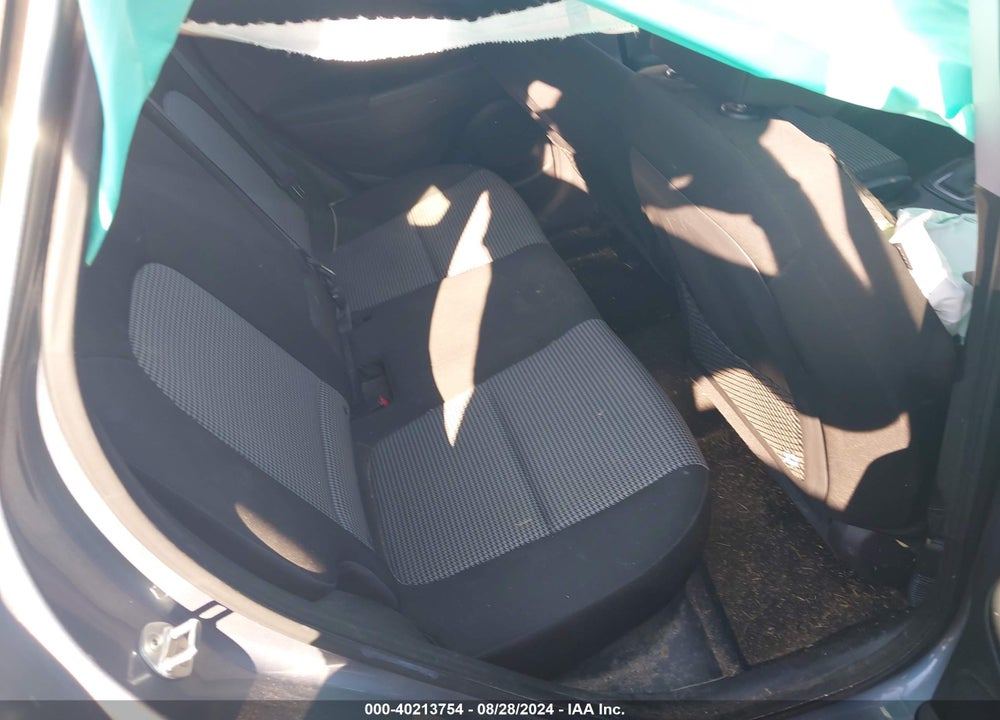 2018 HYUNDAI KONA SE VIN: KM8K12AA7JU081593