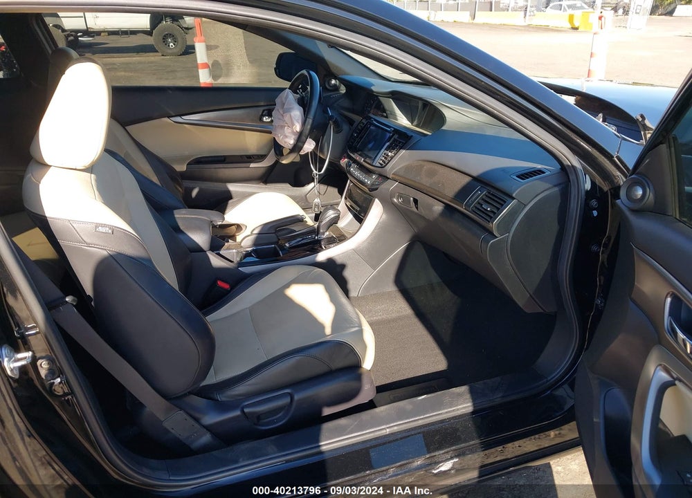 2016 HONDA ACCORD TOURING VIN: 1HGCT2B01GA006179