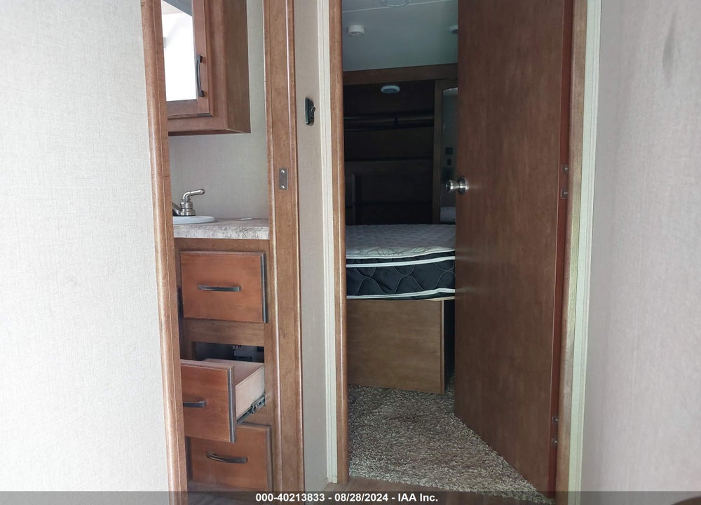 2015 GRAND DESIGN REFLECTION 357BHS VIN: 573FR4229F3302537