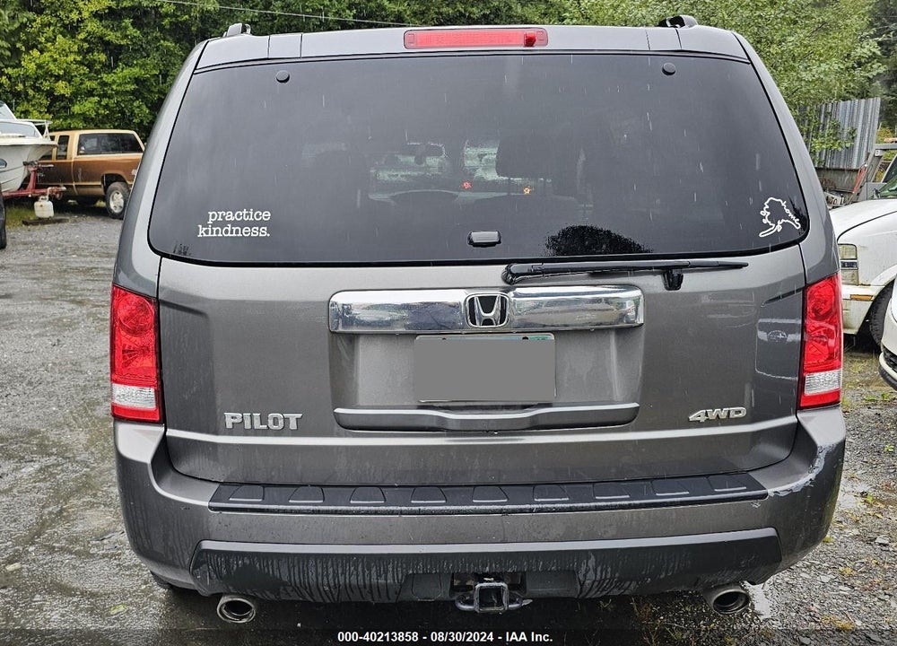 2011 HONDA PILOT EX VIN: 5FNYF4H4XBB071422