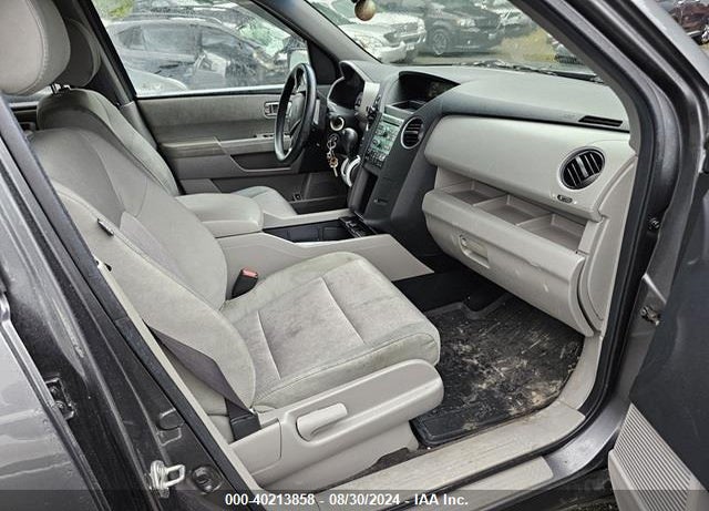 2011 HONDA PILOT EX VIN: 5FNYF4H4XBB071422