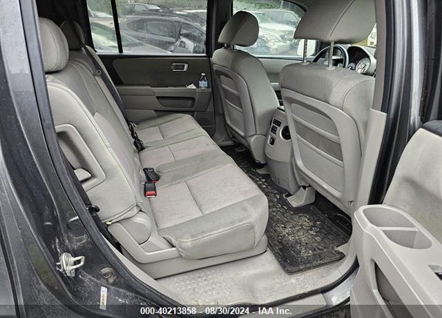2011 HONDA PILOT EX VIN: 5FNYF4H4XBB071422