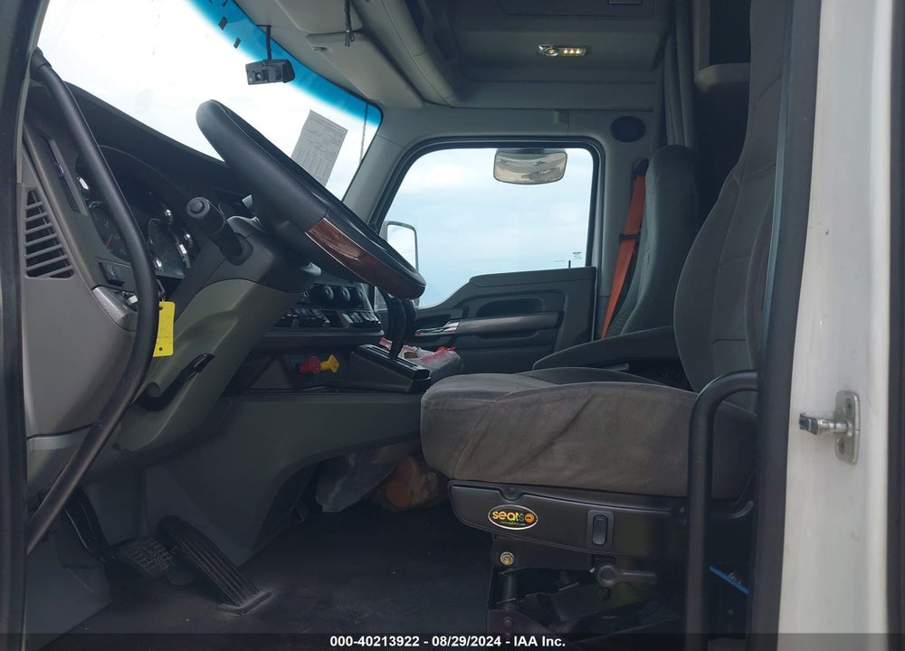 2016 KENWORTH CONSTRUCTION T680 VIN: 1XKYD49X6GJ491665