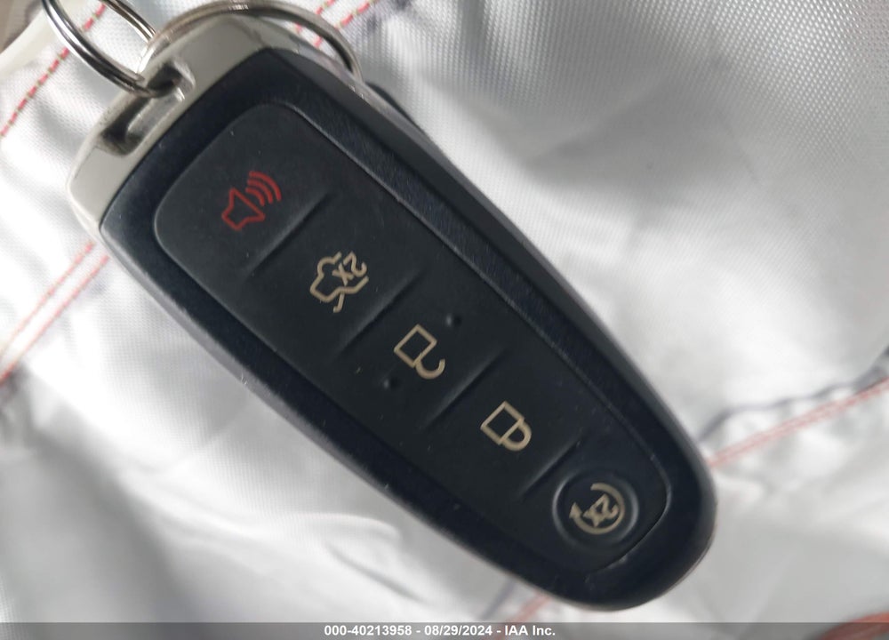2014 FORD FOCUS TITANIUM VIN: 1FADP3N29EL210410