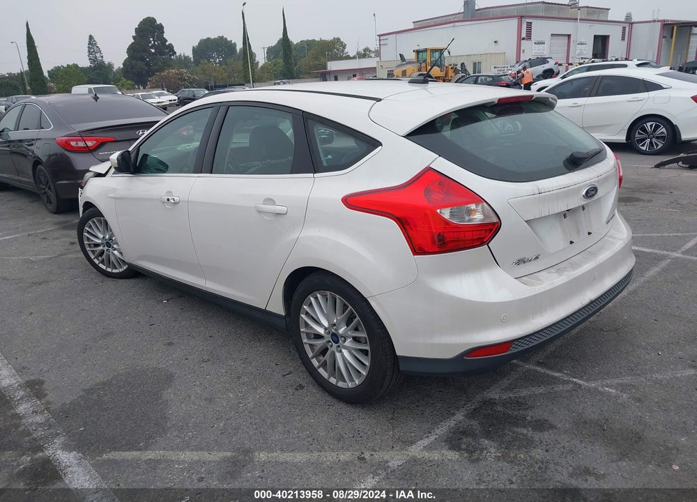 2014 FORD FOCUS TITANIUM VIN: 1FADP3N29EL210410