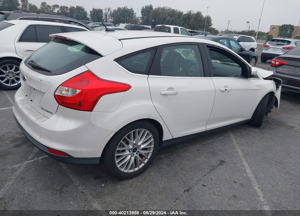 2014 FORD FOCUS TITANIUM VIN: 1FADP3N29EL210410