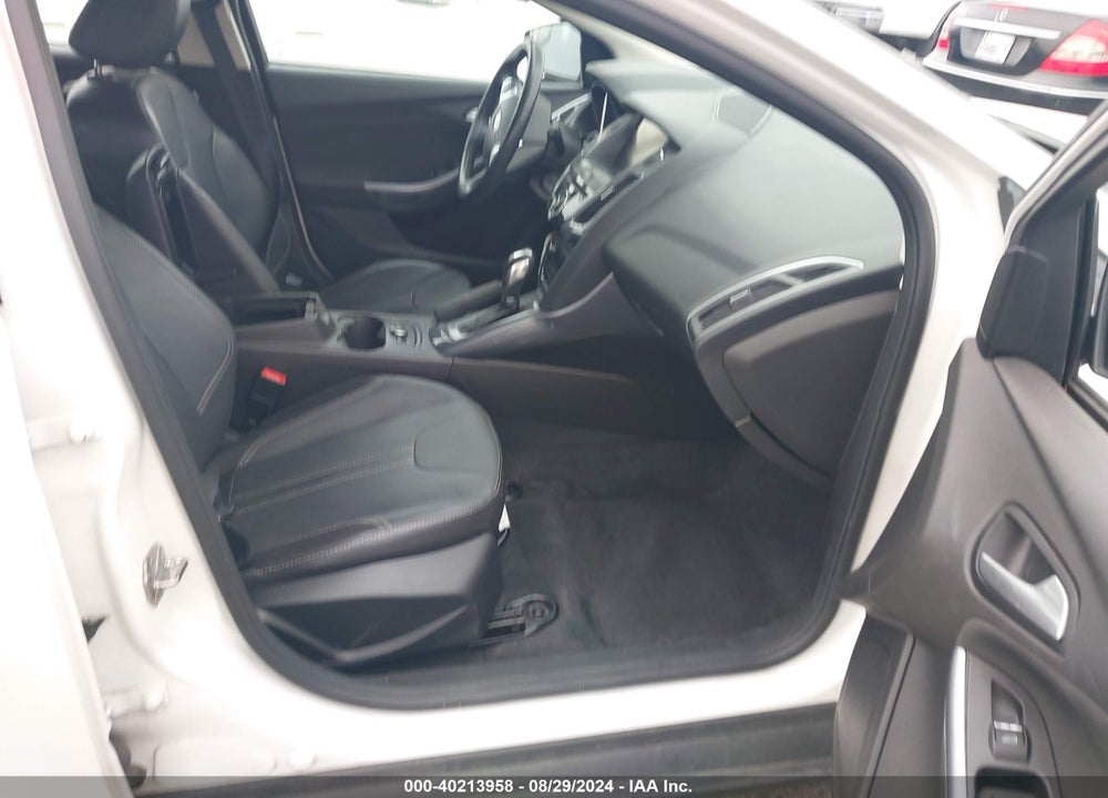 2014 FORD FOCUS TITANIUM VIN: 1FADP3N29EL210410