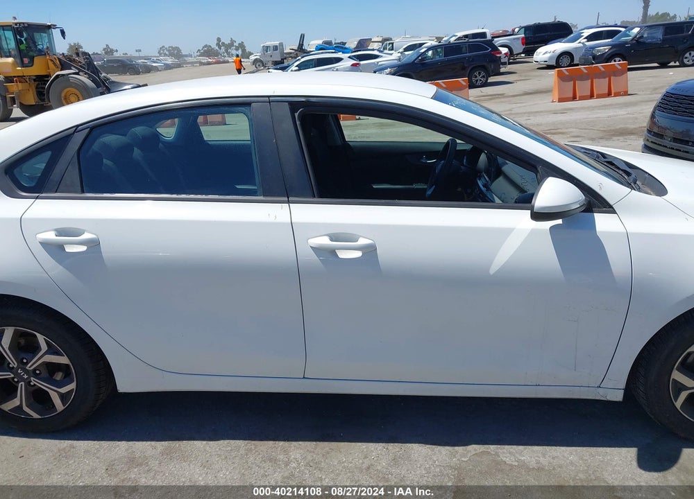 2019 KIA FORTE LXS VIN: 3KPF24AD8KE134004