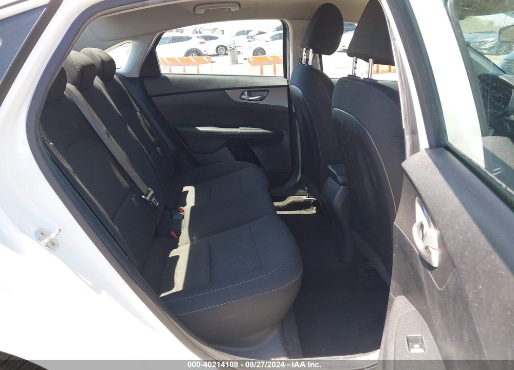 2019 KIA FORTE LXS VIN: 3KPF24AD8KE134004