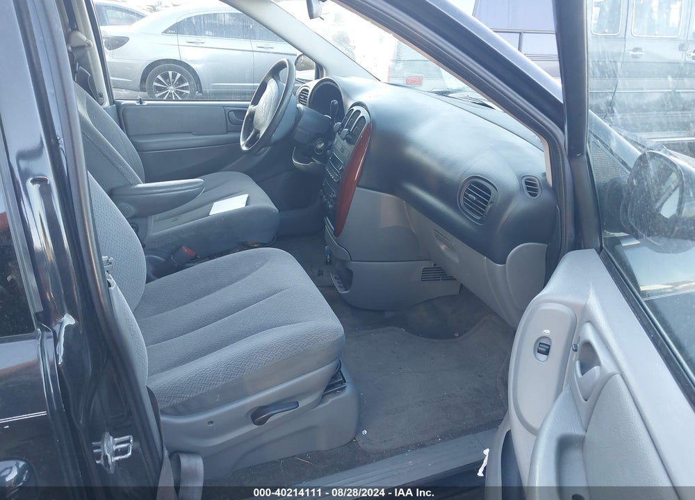 2007 CHRYSLER TOWN & COUNTRY VIN: 1A4GJ45RX7B246721