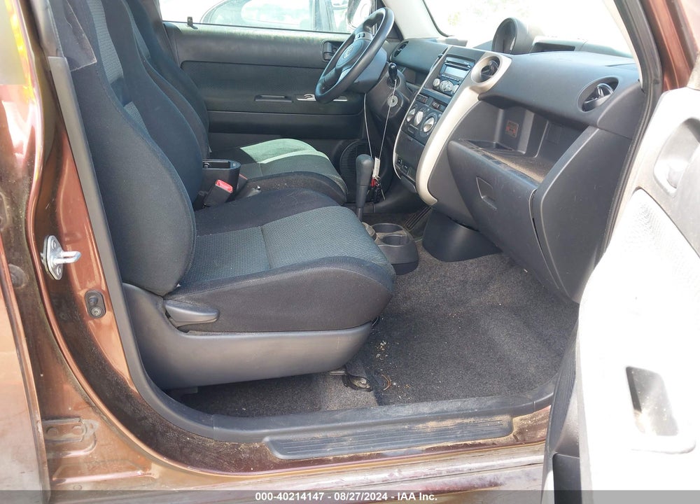 2006 SCION XB VIN: JTLKT324464122318