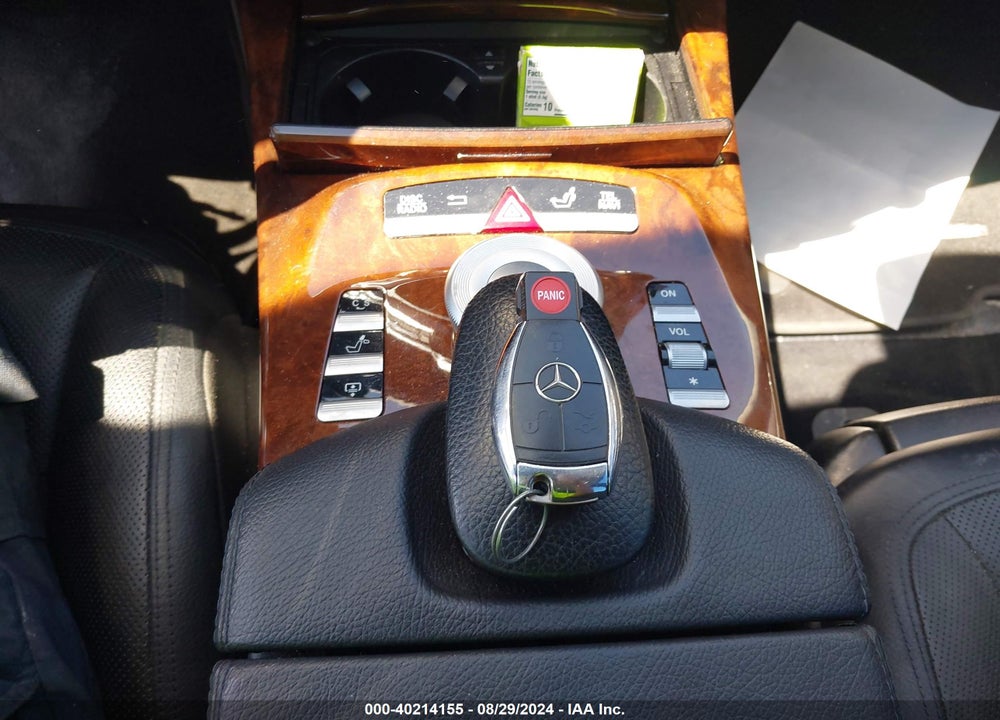 2010 MERCEDES-BENZ S 550 VIN: WDDNG7BBXAA345384