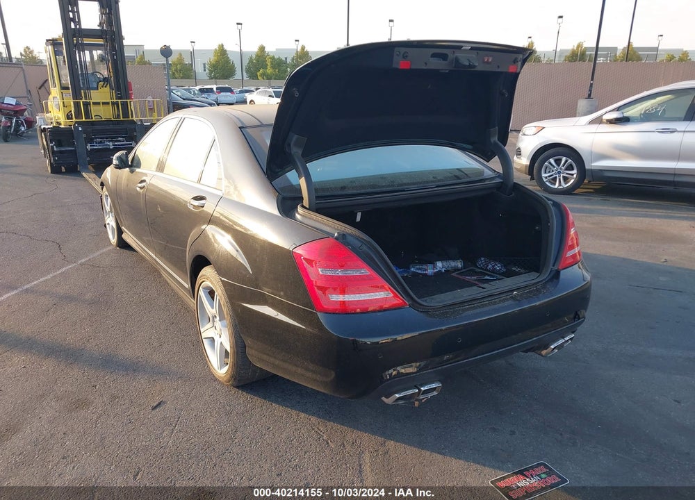 2010 MERCEDES-BENZ S 550 VIN: WDDNG7BBXAA345384
