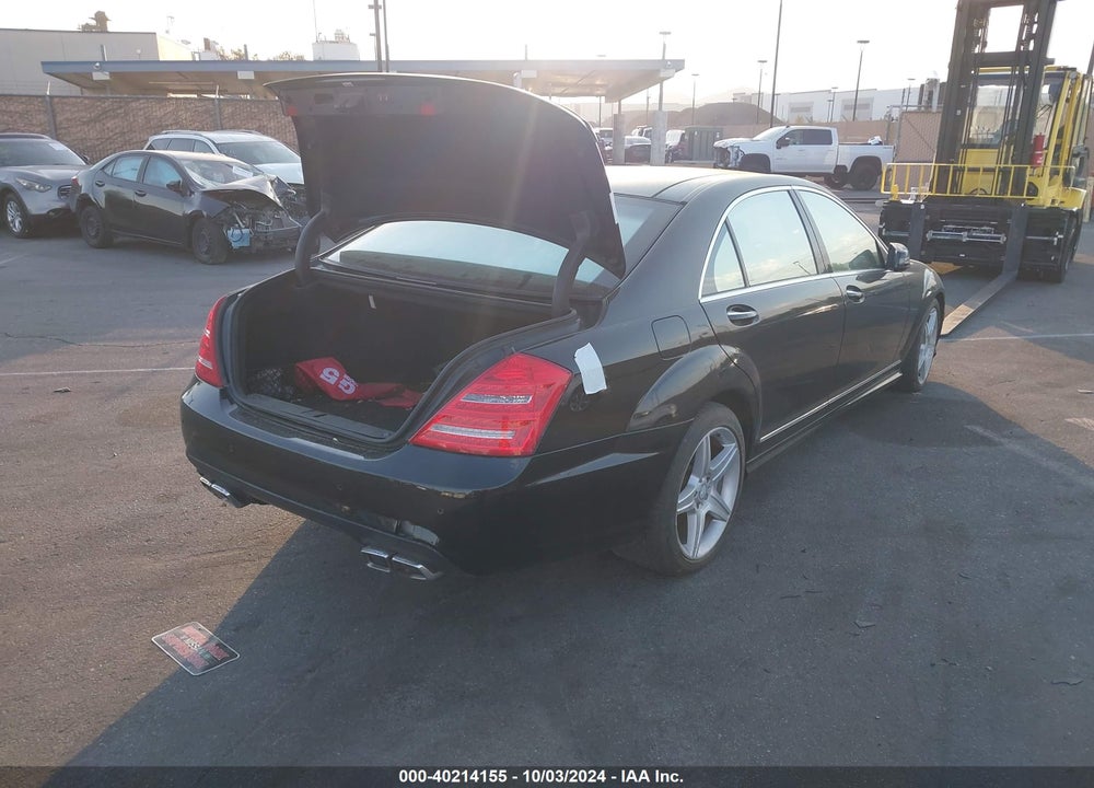 2010 MERCEDES-BENZ S 550 VIN: WDDNG7BBXAA345384