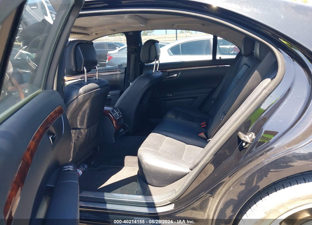 2010 MERCEDES-BENZ S 550 VIN: WDDNG7BBXAA345384