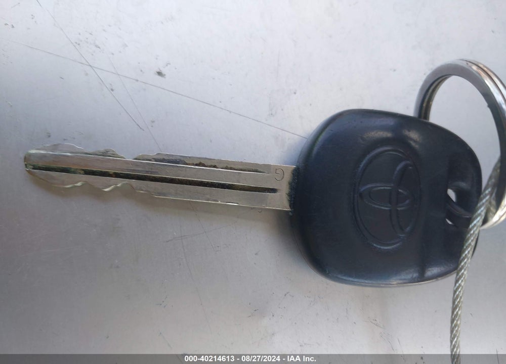 2011 TOYOTA SIENNA LE V6 VIN: 5TDKK3DC1BS117837