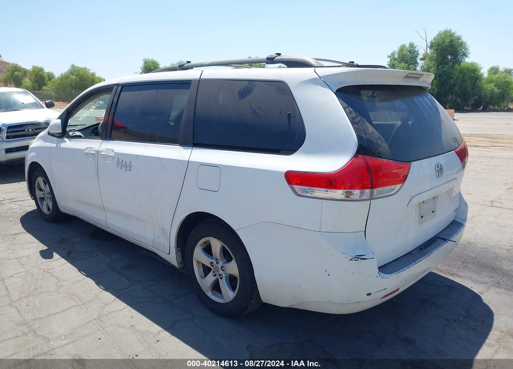 2011 TOYOTA SIENNA LE V6 VIN: 5TDKK3DC1BS117837