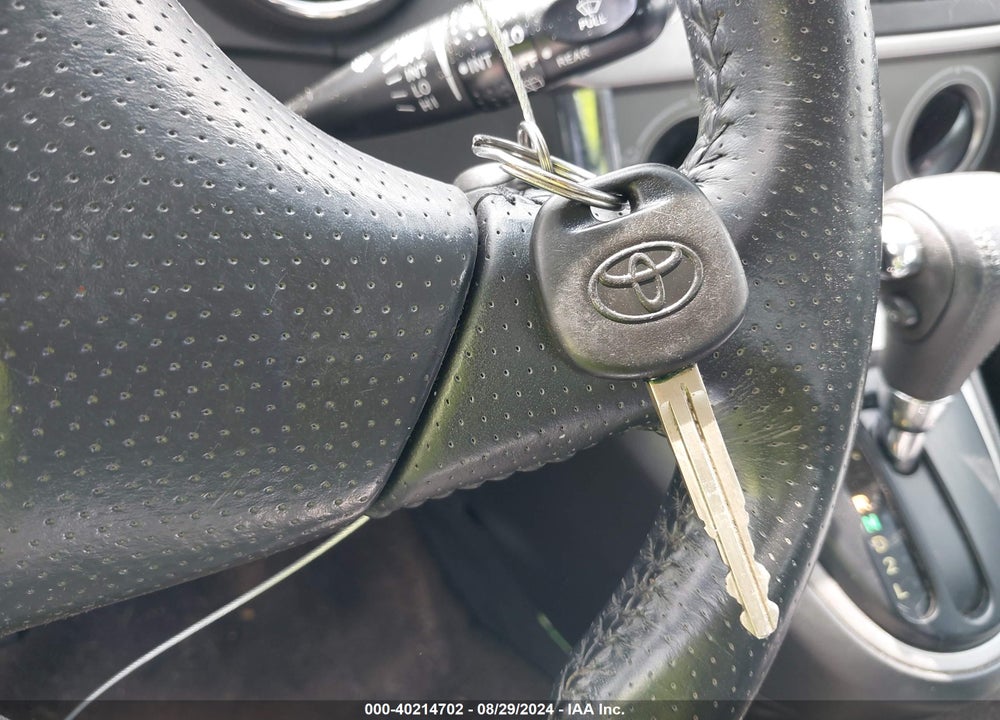 2005 TOYOTA MATRIX/XR VIN: 2T1KR32E45C386895
