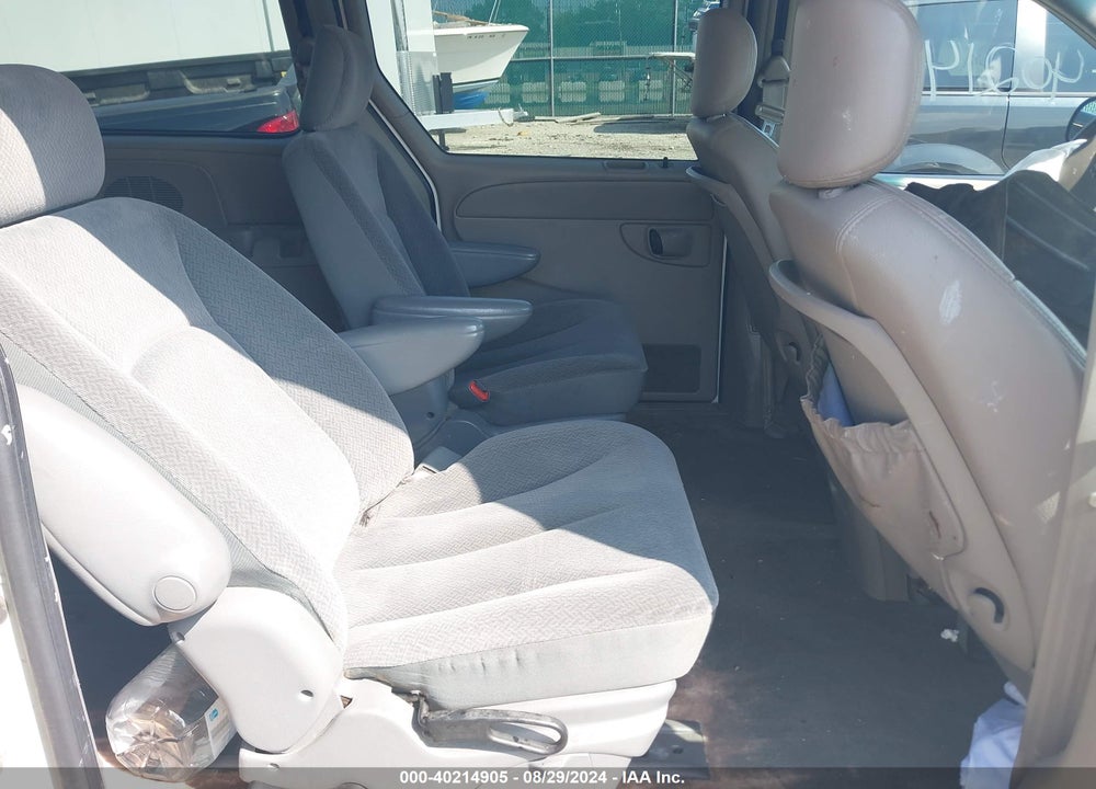 2002 DODGE GRAND CARAVAN ES VIN: 2B4GP54L42R693141