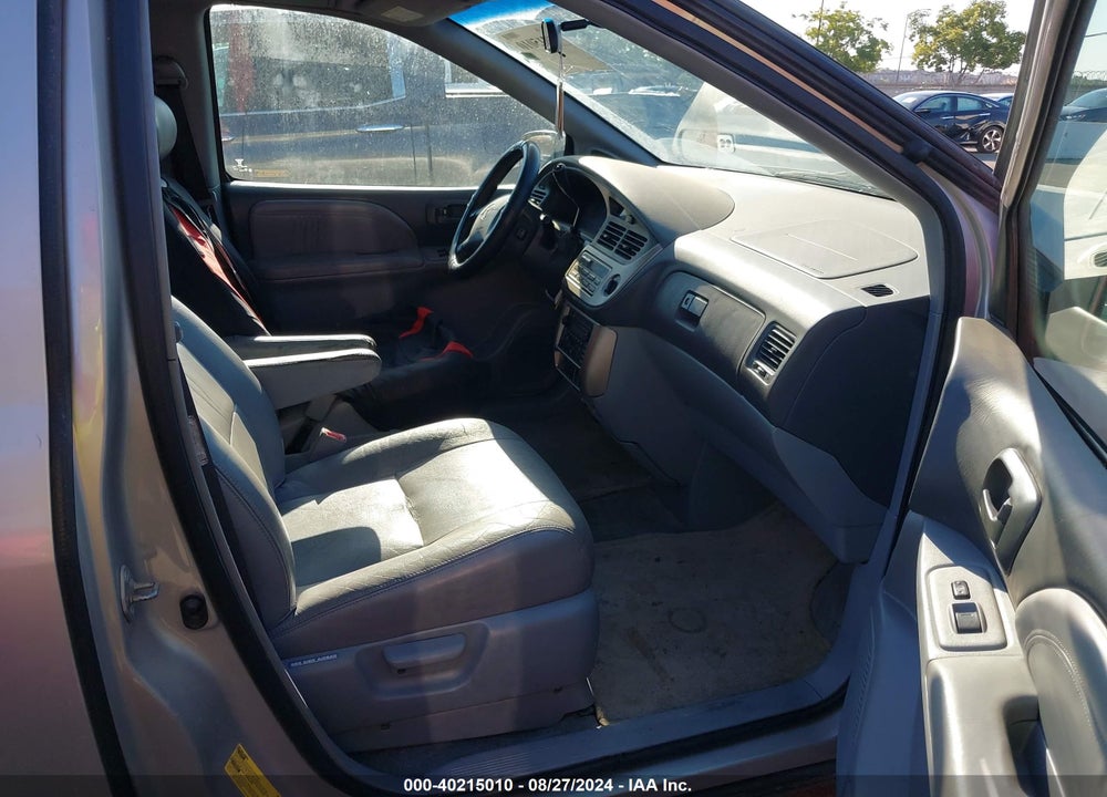 2002 TOYOTA SIENNA XLE VIN: 4T3ZF13C52U425553